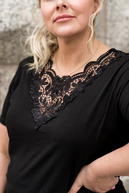 Black Plus Size Crochet Stitching Short Sleeve Top