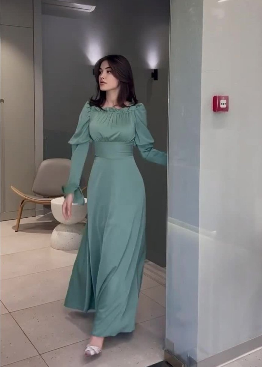 Bubble Collar Wooden Ear Waist Tight Solid Color Long Sleeve Dress