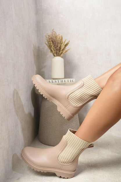 Slip-On Platform Ankle Boots – Effortless Height, Everyday Edge