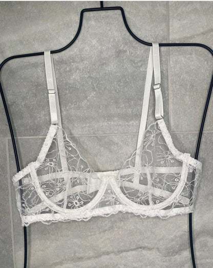 Vanessa set in White